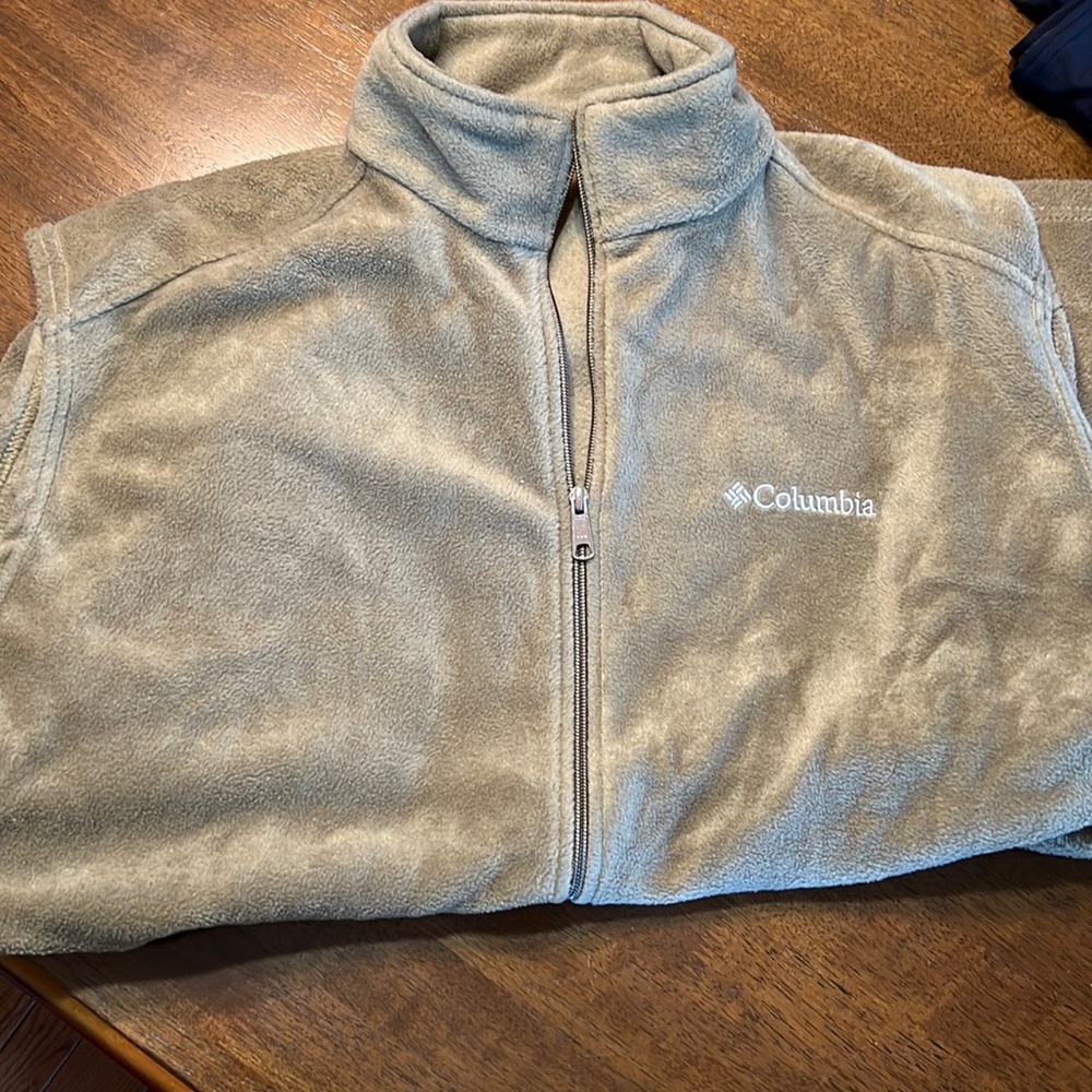 Columbia Vest
